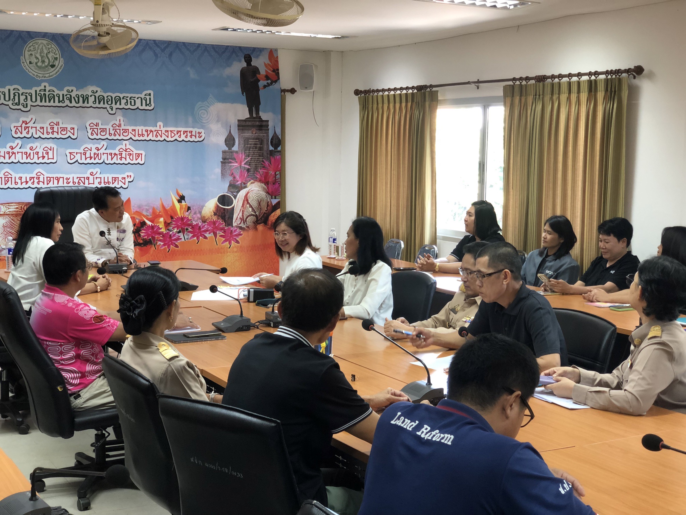 title - รองเลขาธิการ ส.ป.ก. ร่วมคณะ รมช.เกษตรฯ ทำบุญงานพืชสวนโลก พร้อมลงพื้นที่ตรวจเยี่ยม ส.ป.ก.อุดรธานี